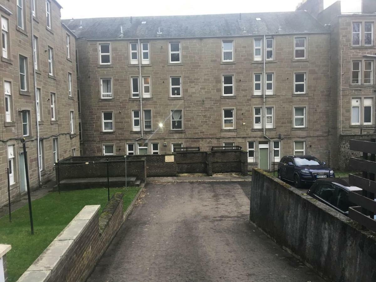 Tranquil Place In Dundee Near Docks Экстерьер фото